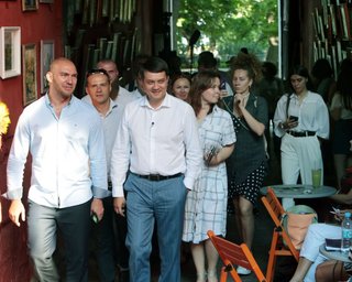 "Слуга народа" исключила из списка 7 кандидатов