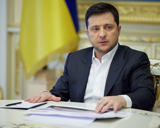 Признание "Л/ДНР": Зеленский не исключил введение военного положения в Украине (видео)