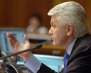Литвин не дал оппозиции забраковать соглашения с Москвой