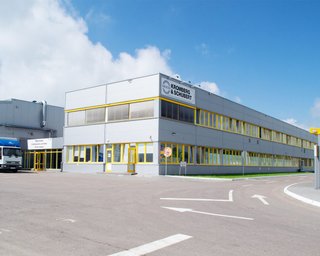 Виробляв комплектуючі для Audi, BMW, Porsche: завод у Луцьку зупинив виробництво після атак РФ