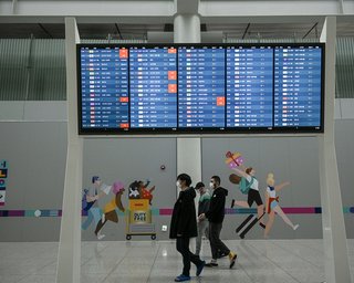 Втекли з РФ: 5 росіян із листопада жили в аеропорту Південної Кореї, суд дозволив пустити їх у країну