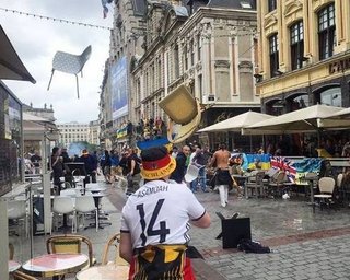 Немецкие футбольные фанаты неожиданно напали на украинских болельщиков на Евро-2016