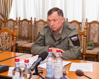 "По поручению Путина": вице-премьер РФ приехал в разрушенный Бахмут (видео)