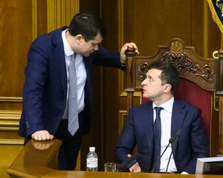 "Не тінь президента". Що хотів сказати українцям Дмитро Разумков своїм "мотиваційним відео"