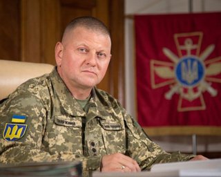 "Надо для этого уволиться": СМИ узнали о "нереальном предложении" для Залужного