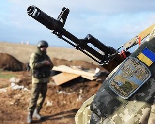 За минувшие сутки на Донбассе погиб морпех, еще один боец ранен