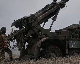 Критика західних чиновників контрнаступу ЗСУ підіграє Путіну, — Bloomberg