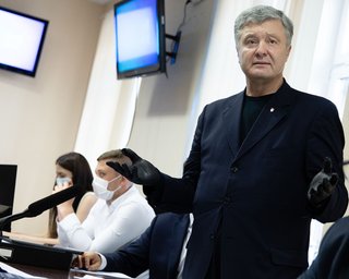 Официально: Офис генпрокурора просит арестовать Порошенко с залогом в миллиард гривен
