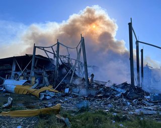 Ракети запускали з Курської області: що відомо про удар по ТЦ "Амстор" у Кременчуку (фото, відео)