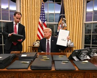 Трамп подписал закон о "адских санкциях" против РФ: что ждет агрессора (фото)