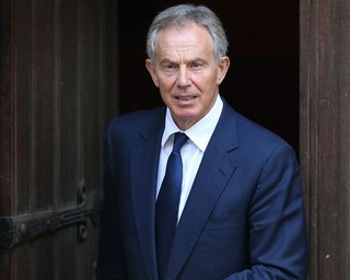 Показав м'язи у спортзалі: 73-річний прем'єр Британії вразив своїм струнким тілом (фото)