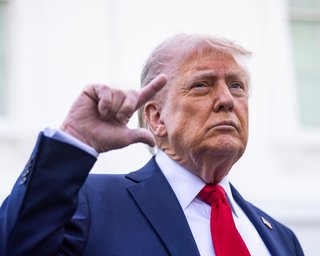 "Почти как Конституция": Трамп подписал соглашение о безопасности искусственного интеллекта