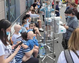 "Оберігав маму від сліз": історія 6-річного пацієнта "Охматдиту" Кирила (відео)