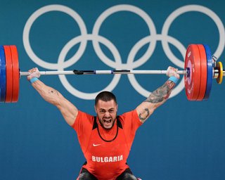 Олимпиада-2024: 20-летний болгарский тяжелоатлет установил новый мировой рекорд (фото, видео)
