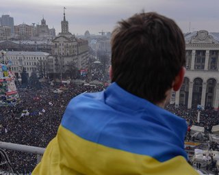 Память Героев Небесной Сотни почтят "Трехдневным лепестковым шествием"