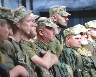 ТЦК могут вручать повестки даже пенсионерам: насколько это законно, – юристы
