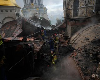 "Варварский удар": как отреагировал Запад на обстрел ВС РФ Успенского собора