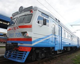 Будут снимать с поездов: в "УЗ" анонсировали проверку COVID-паспортов в киевских электричках