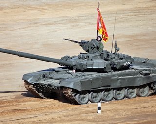 Защитники Украины уничтожили за сутки пять российских новейших танков Т-90, — ВСУ (видео)