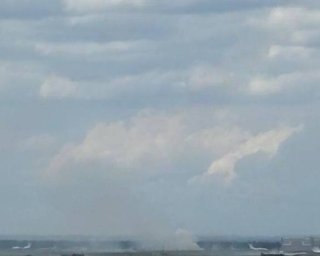 "Вилітали прямо з фур": в мережі з'явилися кадри ураження дронами аеродромів РФ (відео)
