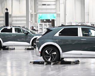 Водій не потрібен: Hyundai починає експлуатацію інноваційних роботів-паркувальників (відео)