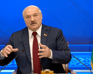 "Ми давно визначилися": Лукашенко назвав умову розміщення військових РФ у Білорусі (відео)