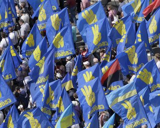Милиция задержала члена Свободы, протестовавшего против застройки сквера в Киеве
