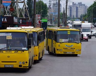 Паливна криза в Україні: проїзд у маршрутках Києва може подорожчати до 15 гривень