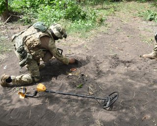ЗС РФ почали друкувати міни на 3D-принтері і засипати ними Харківську область: подробиці (відео)