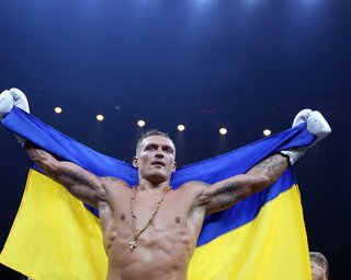 "Шльопнувся в калюжу": промоутер із РФ розкритикував поєдинок Усика з Дюбуа