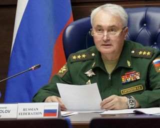 В Госдуме советуют россиянам не выезжать за границу и не перемещаться по стране (видео)