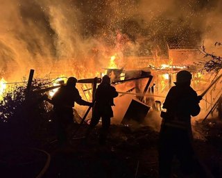 ВС РФ массированно атаковали Украину: вспыхнули масштабные пожары, есть погибшая (фото)