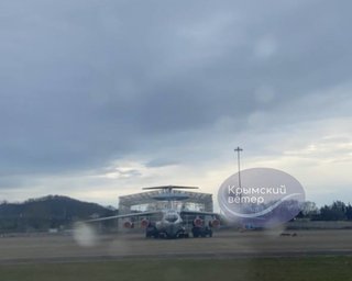 Новая законная цель: россияне разместили борт А-50 на гражданском аэродроме (фото)