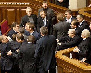 Вчерашний день в Раде закончился скандалом и матами