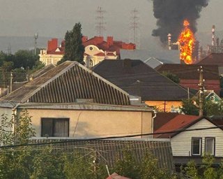 "Минус" 12 НПЗ за две недели: какие нефтеперерабатывающие заводы РФ осталось взорвать (карта)