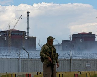 РФ хочет перезапустить Запорожскую АЭС и строит новые ЛЭП (спутниковые снимки)