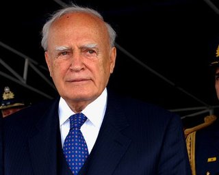 Греция оказалась на краю пропасти, - президент страны