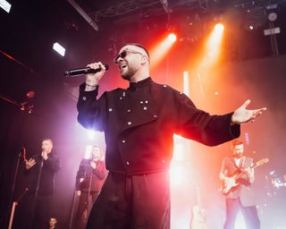 Возле дома популярного певца Лауда произошел инцидент: артист показал его последствия (фото)