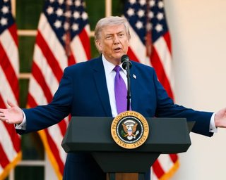 Трамп пригрозил "взорвать" Оман: тепер он угрожает каждому 11-му жителю мира