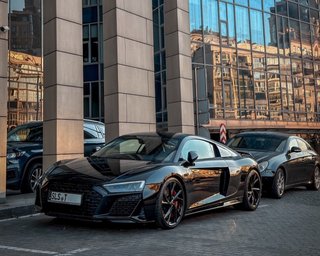 Із двигуном Lamborghini: у Києві засвітився потужний німецький суперкар на "бляхах" (фото)