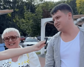 Українка, старша за свого чоловіка на 28 років, "розірвала" мережу (відео)