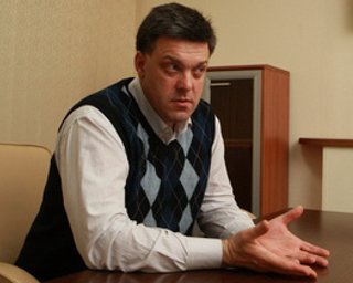 Тягнибок: Беркут пытался разогнать протестующих, оставшихся на ночь возле здания ЦИК