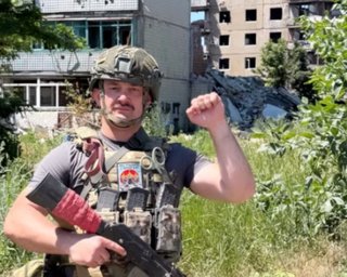 У компанії ахматівців: скандальний член німецької "АдГ" приїхав до окупованого Донецька