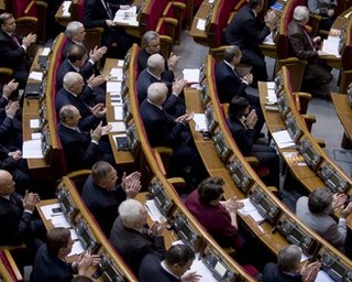 Рада отказалась заслушивать Пшонку и Карпачеву по делу Луценко