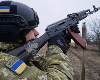 "Понадобилось несколько патронов": над Бахмутом украинские пограничники сбили китайский дрон