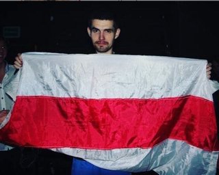 С флагом в руках. Noize MC выразил поддержку белорусам