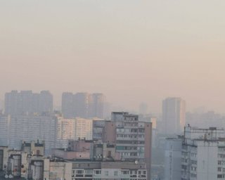 В четырех городах ухудшилось качество воздуха после атаки: в КОВА предупредили украинцев