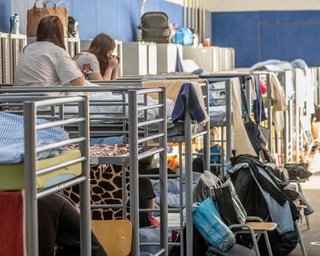 Придется возвращать деньги: в Великобритании готовят новую норму для беженцев, кого она коснется