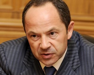 Тигипко обещает найти работу вернувшимся из Ливии медикам