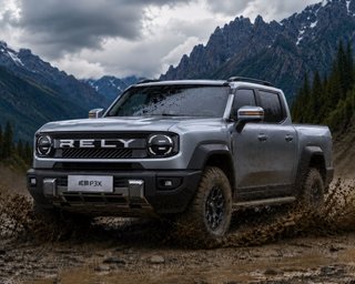 Дизельный гибрид: Chery выпустила нетипичный рамный пикап в стиле Ford Bronco (фото)
